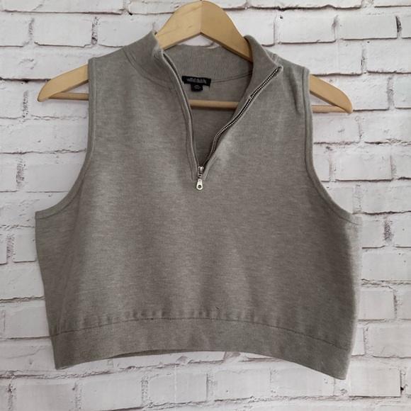 wild fable Tops - Cropped 3/4 Zipper‎ Sweater Vest